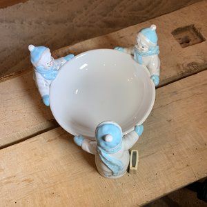 402. Avon 2002 President's Club "Avon Snowlady"